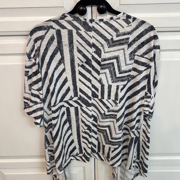 French Laundry Zigzag Patterned Cardigan. Size M. Navy Blue and White. - Picture 5 of 5